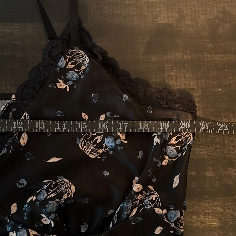 Torrid Curve Black Floral Skulls Lace Trim Nightie Slip Size 1XL